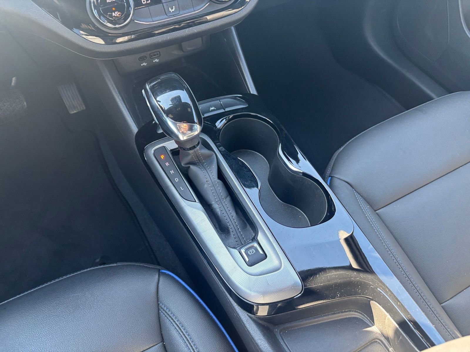 Used 2025 Buick Envista Sport Touring image 40