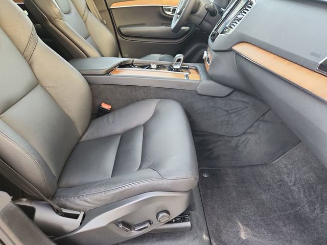 Used 2023 Volvo XC90 T8 Plus w/ Protection Package Premier image 29