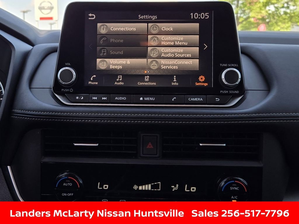 Used 2025 Nissan Rogue SV AWD/4WD image 18