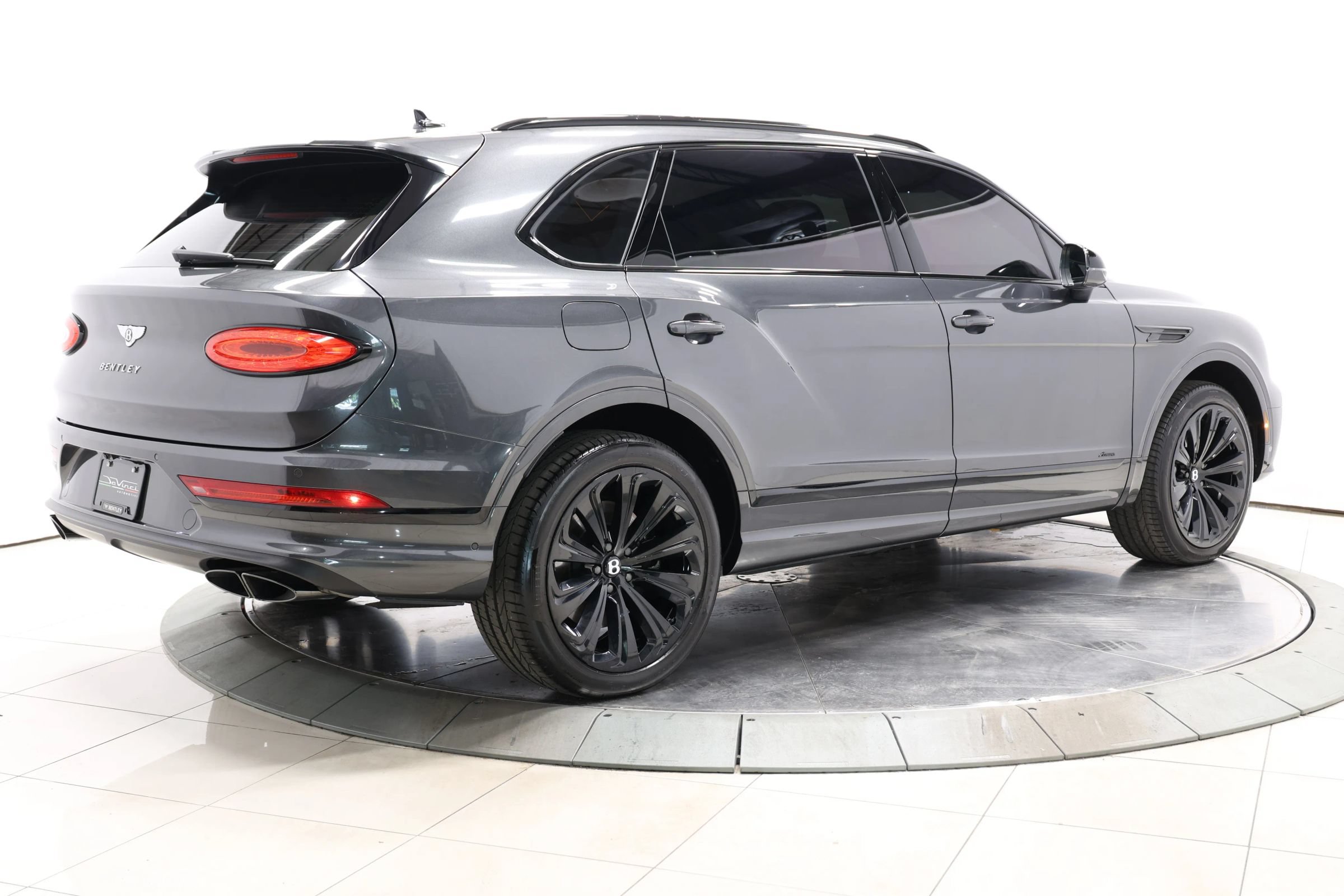 Used 2023 Bentley Bentayga Extended Wheelbase AWD/4WD image 98
