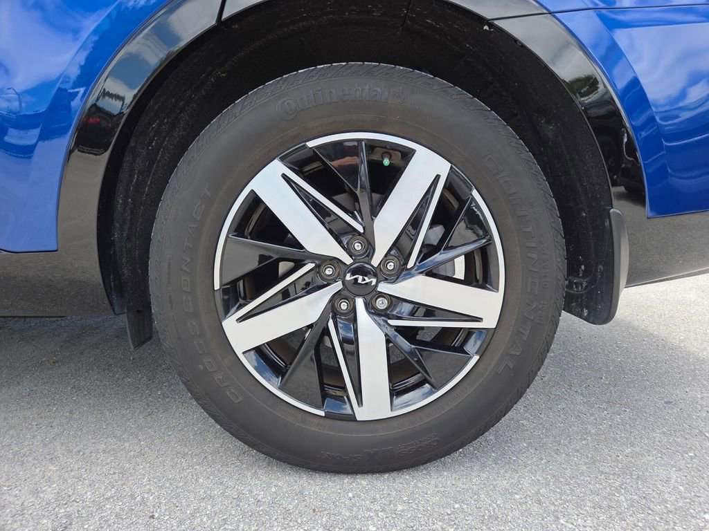 Used 2023 Kia Sorento S image 17