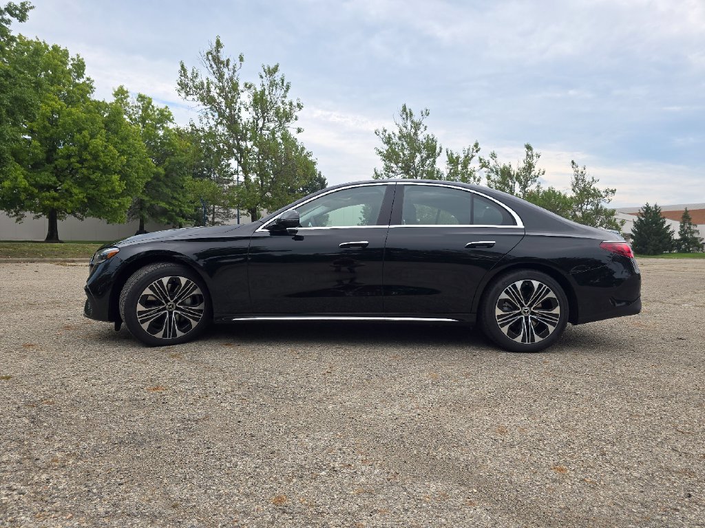 New 2027 Mercedes-Benz E 350 4MATIC Sedan image 14