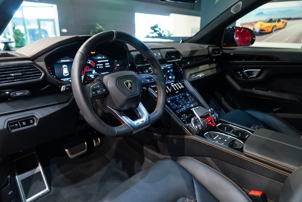 Used 2024 Lamborghini Urus S AWD/4WD image 28