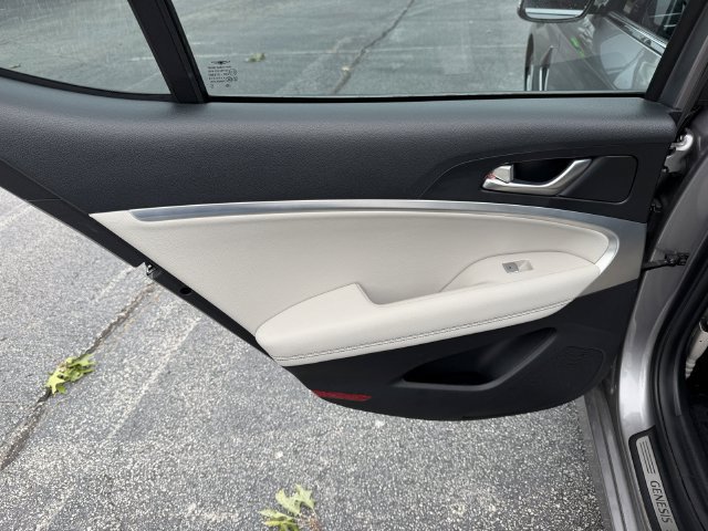 Used 2020 Genesis G70 2.0T RWD image 19