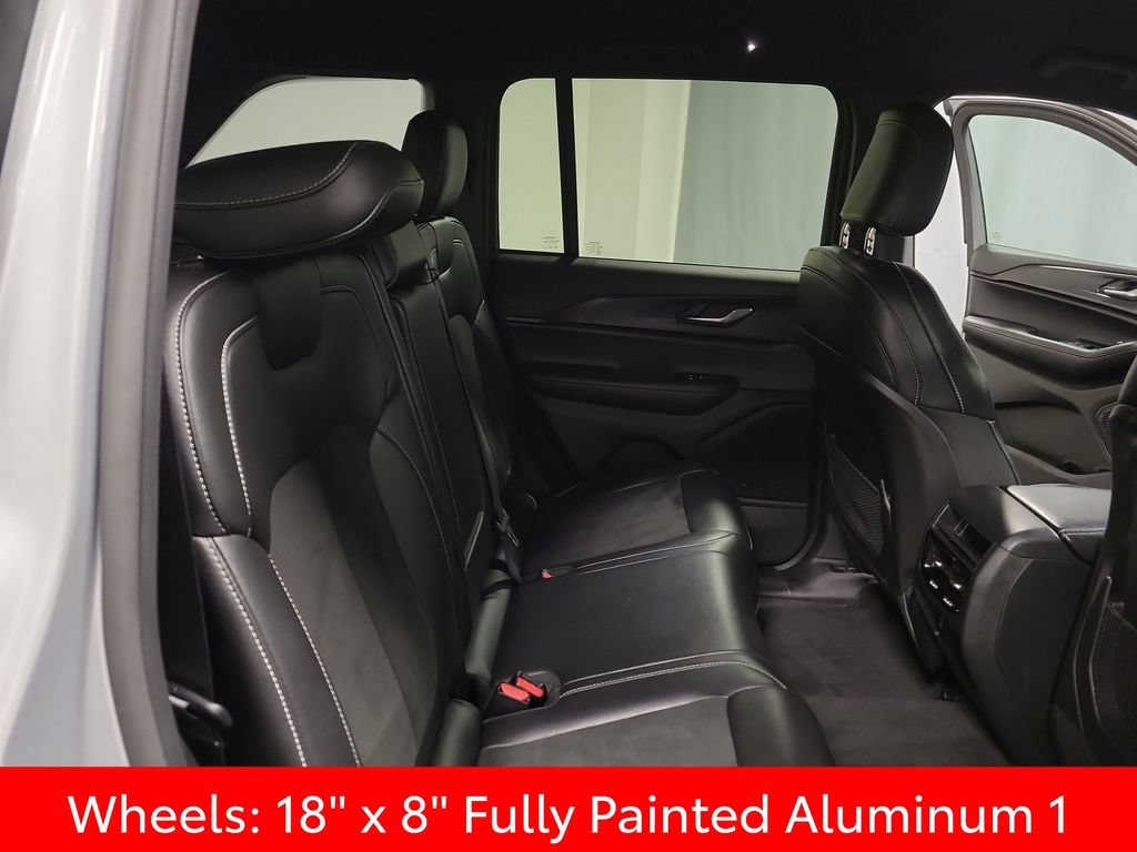 Used 2025 Jeep Grand Cherokee Altitude AWD/4WD image 20