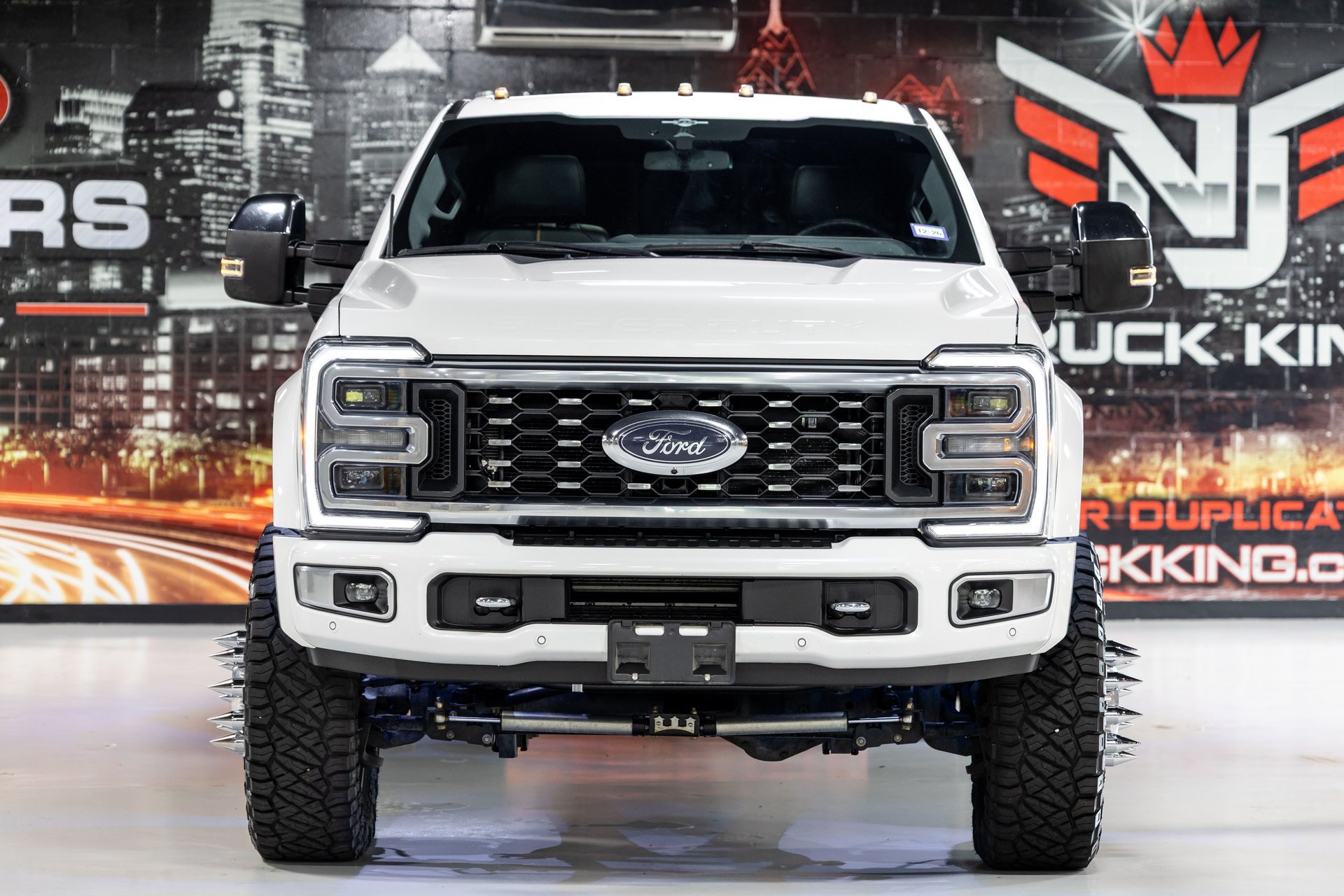 Used 2023 Ford F450 Platinum w/ FX4 Off-Road Package AWD/4WD image 6