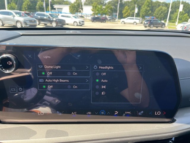 New 2026 Chevrolet Traverse LT w/ Driver Confidence Package image 30