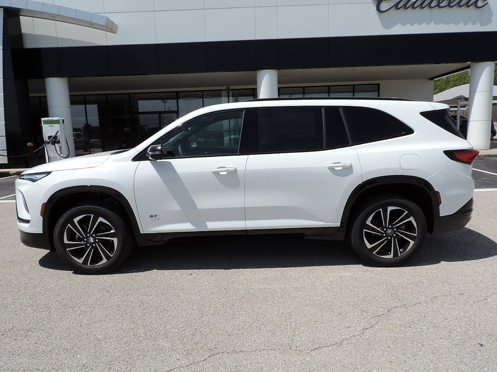 New 2026 Buick Enclave Sport Touring w/ Power Package image 8