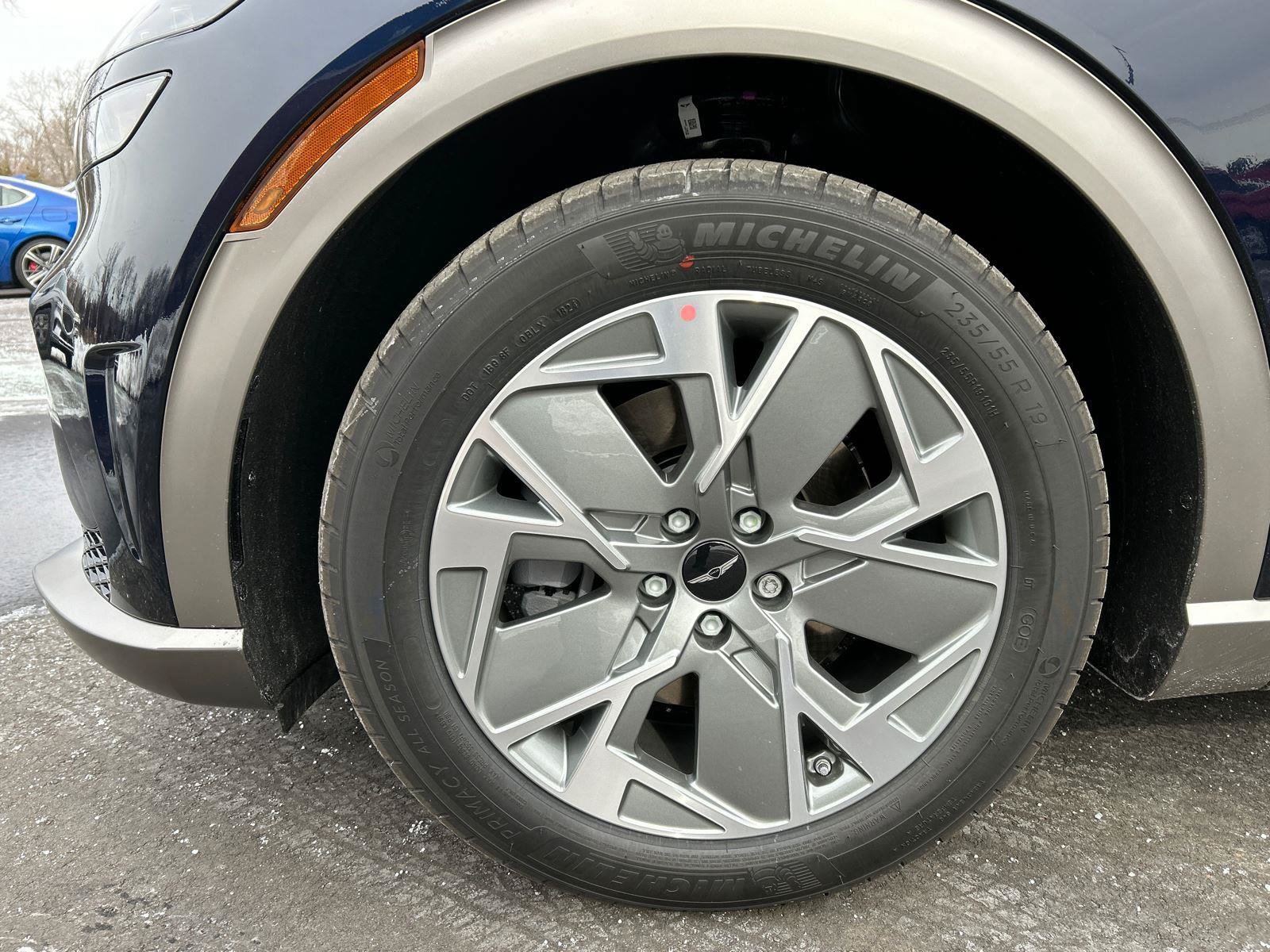 Used 2025 Genesis GV60 Advanced AWD/4WD image 8