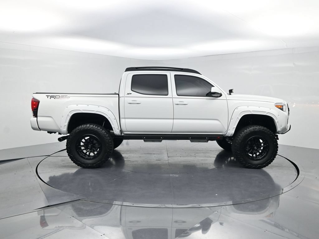 Used 2022 Toyota Tacoma SR AWD/4WD image 4