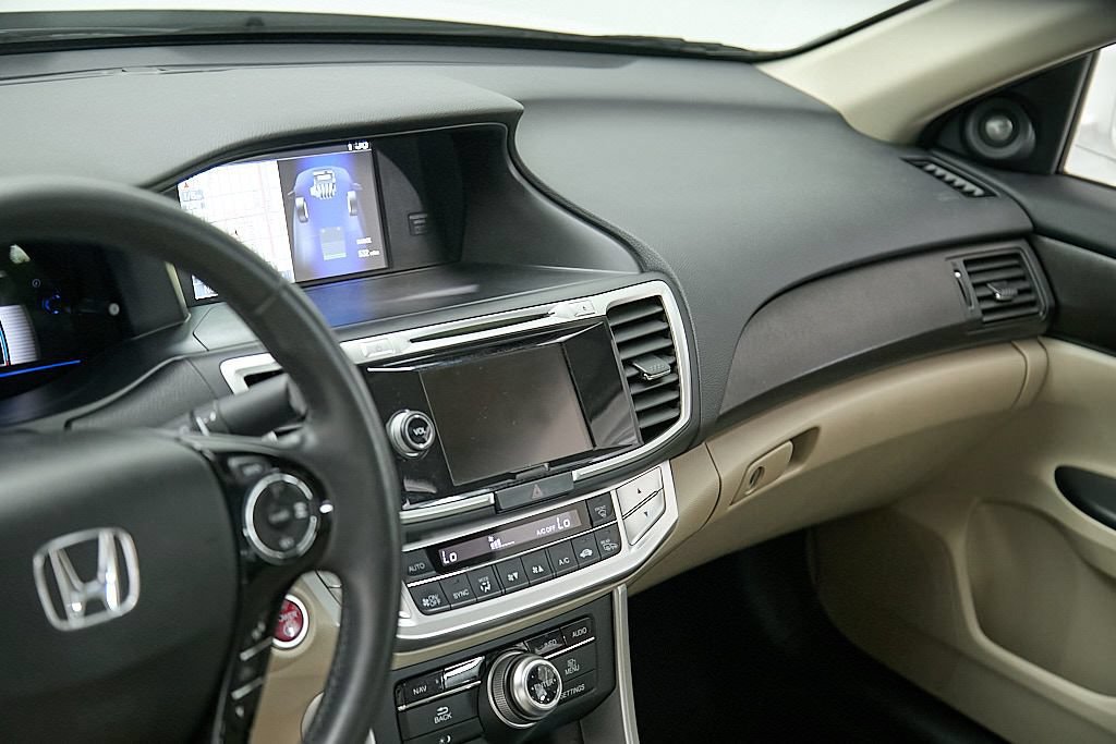 Used 2015 Honda Accord Touring image 14