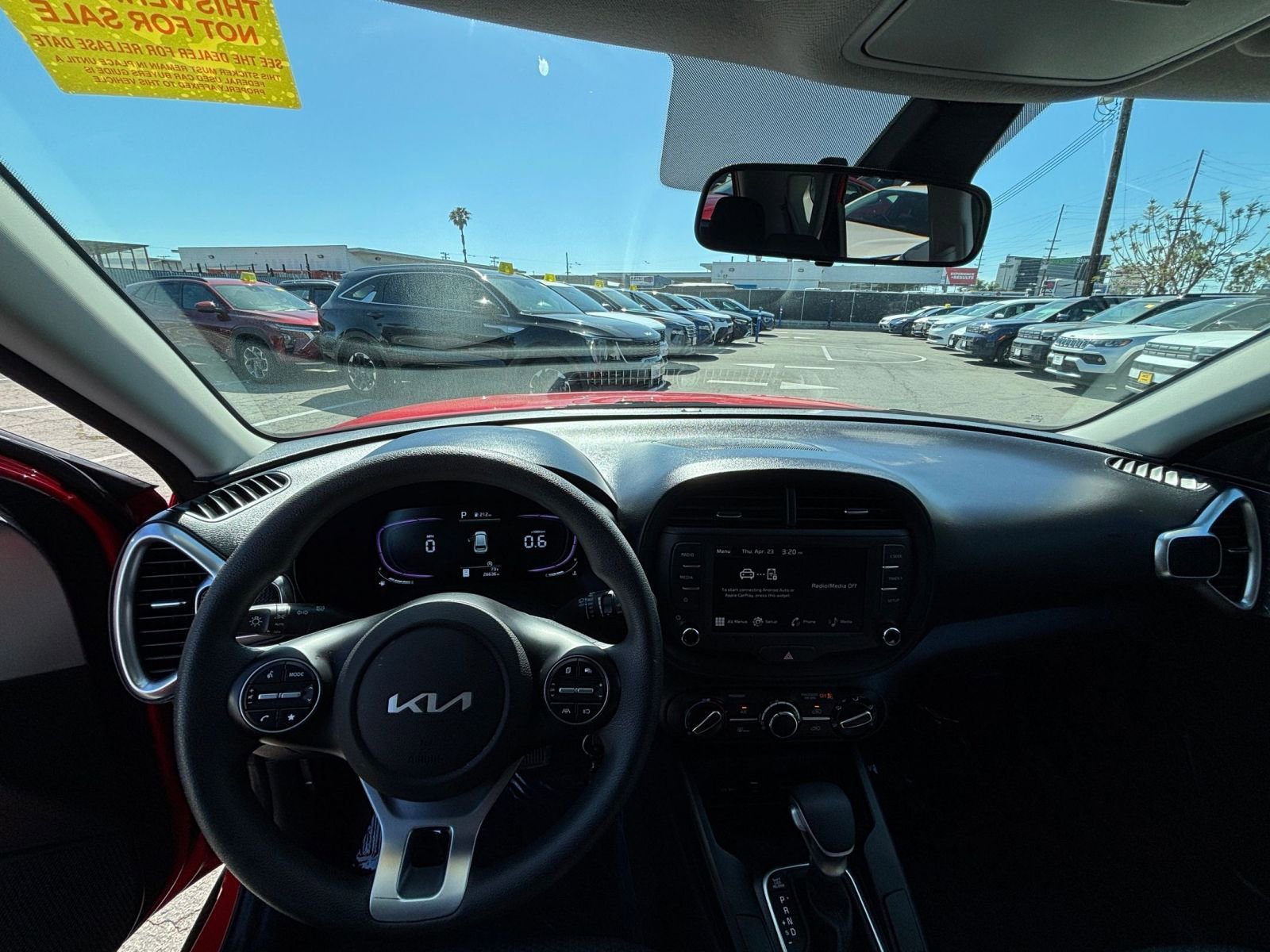 Used 2025 Kia Soul LX w/ LX Technology Package FWD image 33