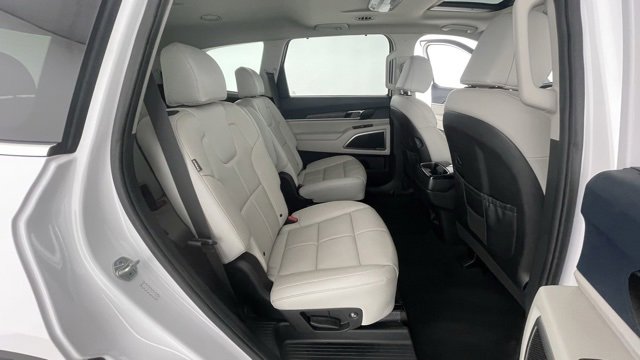 Used 2023 Kia Telluride EX w/ EX Captain's Chair Package image 50