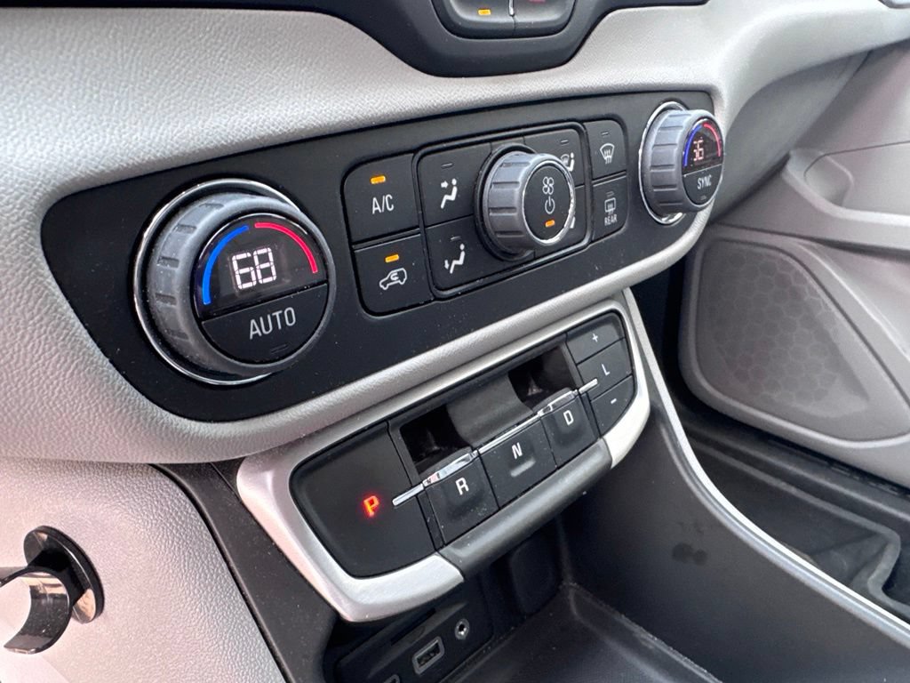 Used 2022 GMC Terrain SLT w/ Tech Package AWD/4WD image 19