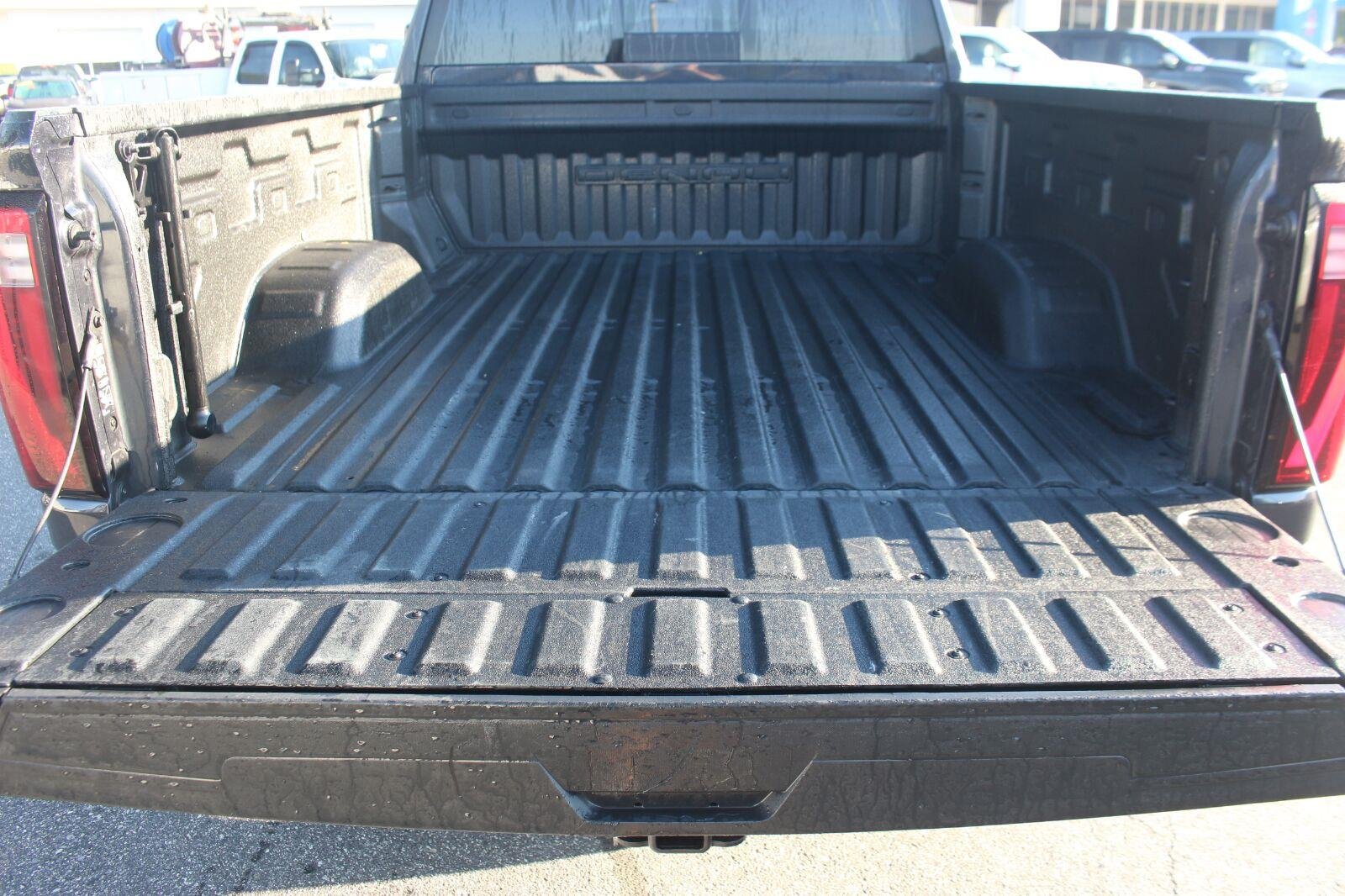 Used 2024 GMC Sierra 2500 Denali w/ Denali Reserve Package AWD/4WD image 12