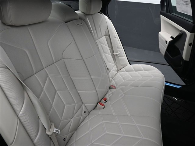 New 2025 BMW 760i xDrive w/ Executive Package image 25