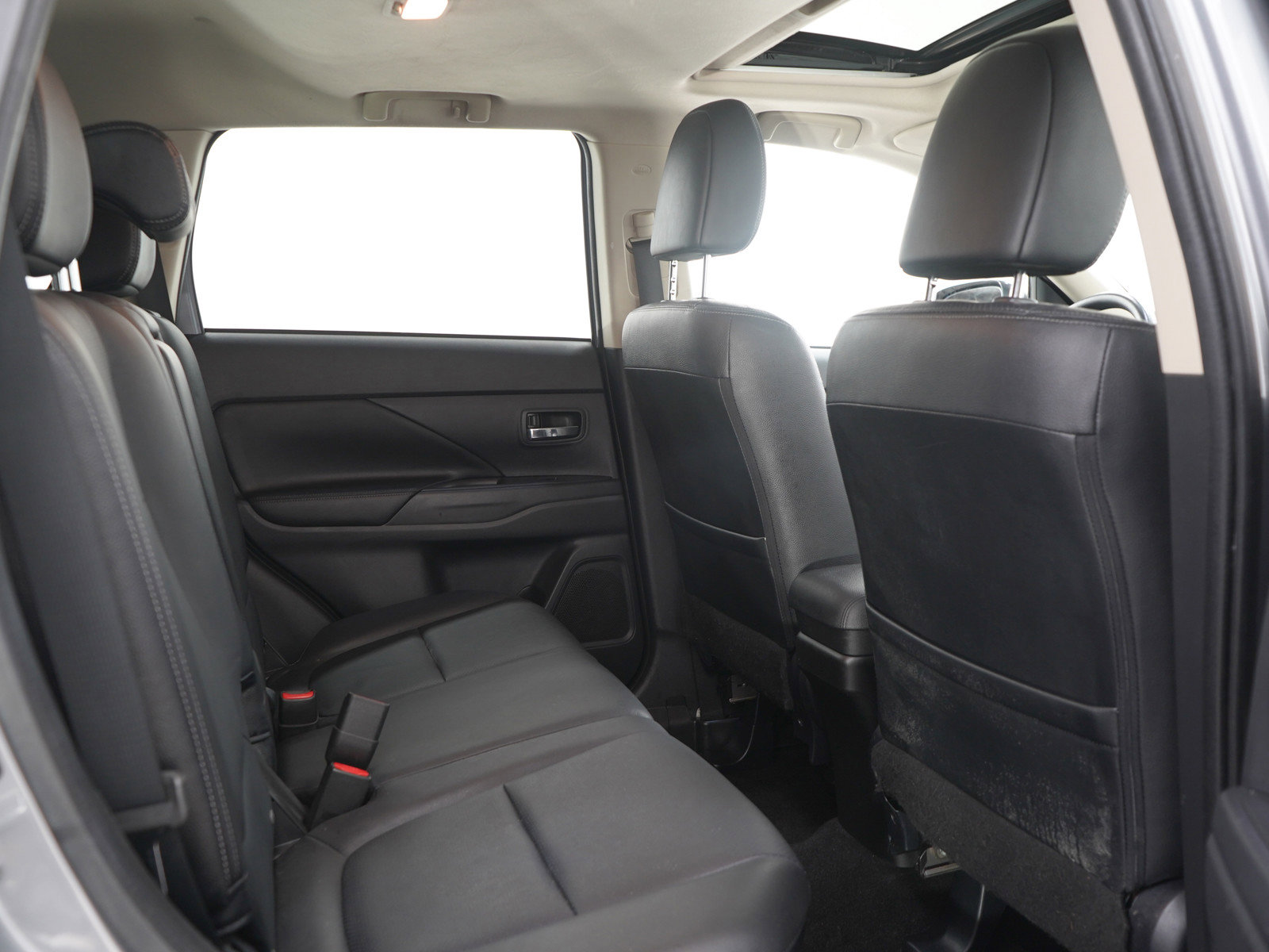 Used 2014 Mitsubishi Outlander SE AWD/4WD image 14