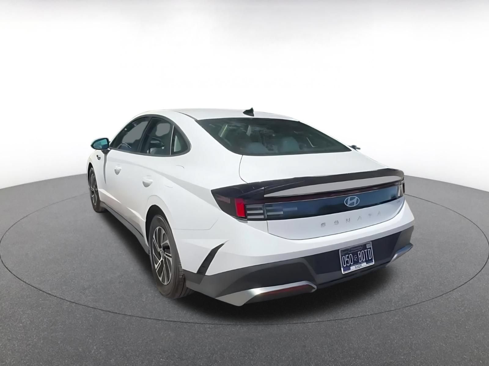 Used 2026 Hyundai Sonata Blue FWD image 4