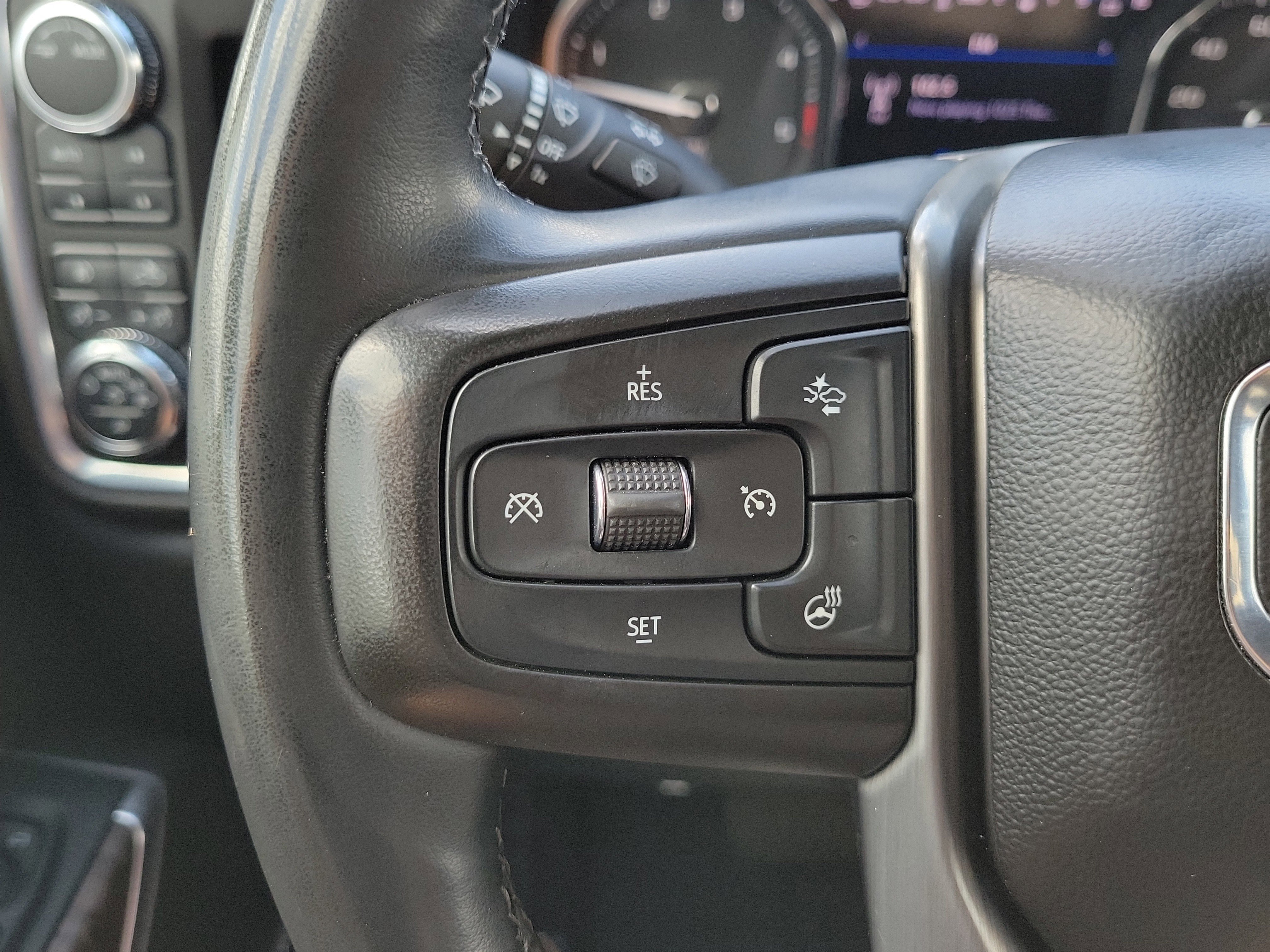 Used 2023 GMC Sierra 2500 Denali w/ Technology Package AWD/4WD image 26