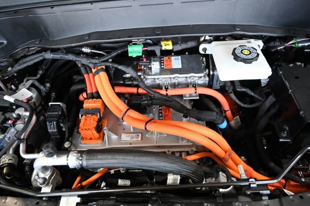 New 2027 Chevrolet Bolt RS w/ Technology Package FWD image 32