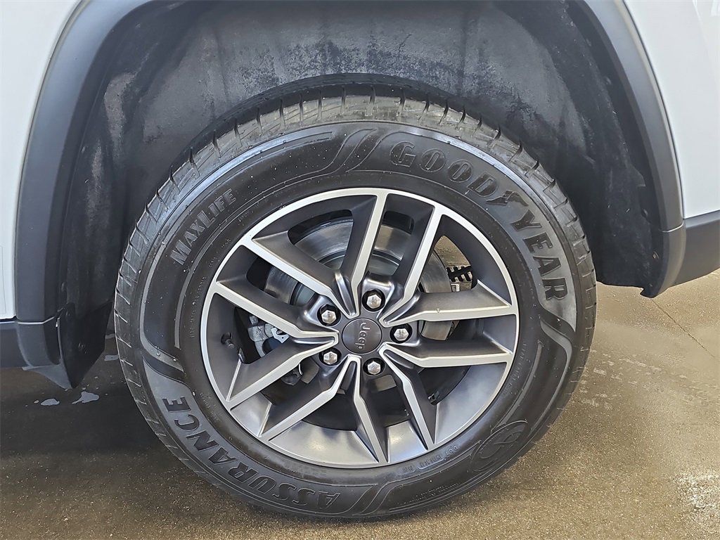 Used 2021 Jeep Grand Cherokee Limited w/ Sun & Sound Group image 33