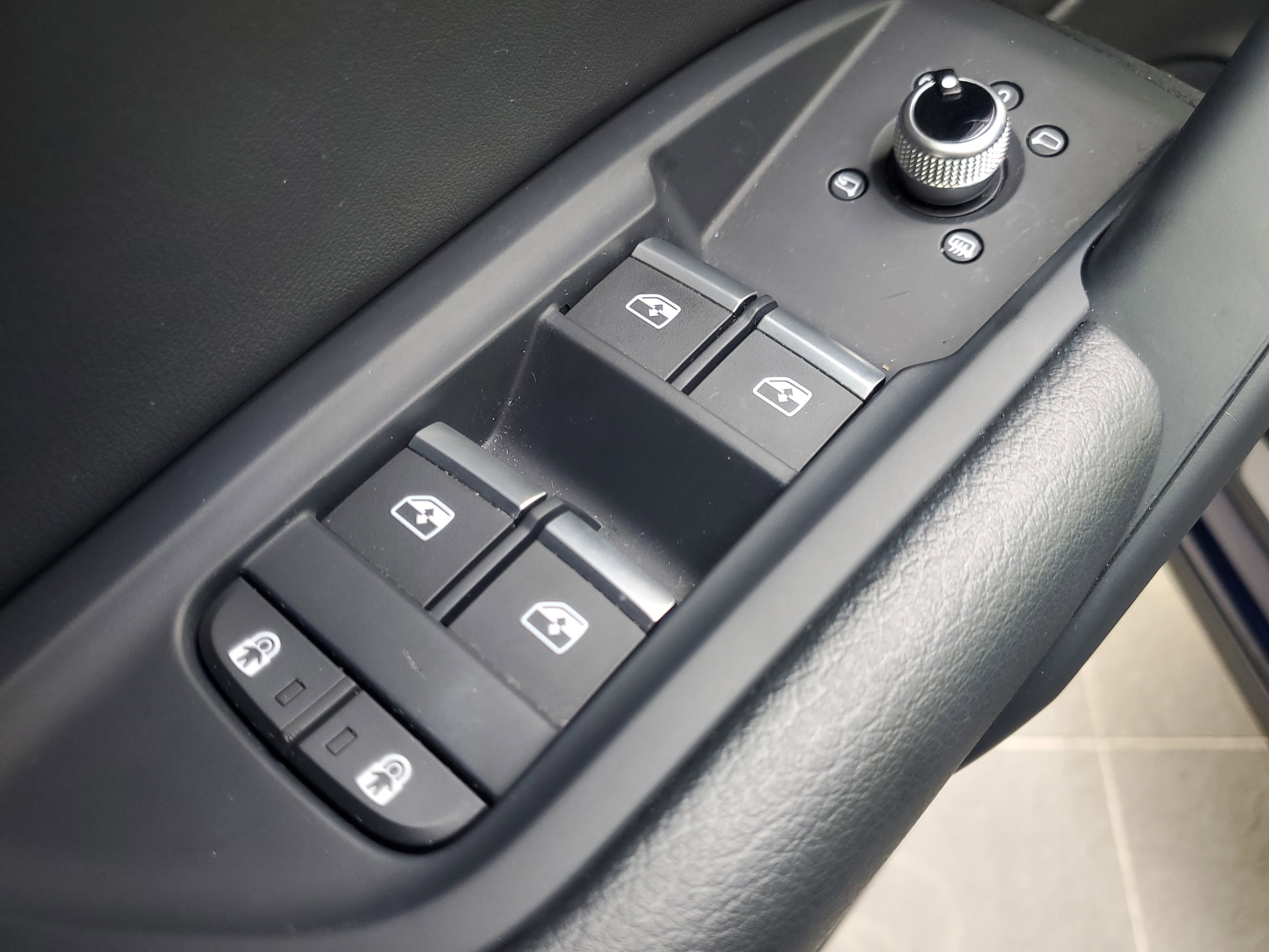 Used 2021 Audi Q5 Premium image 18