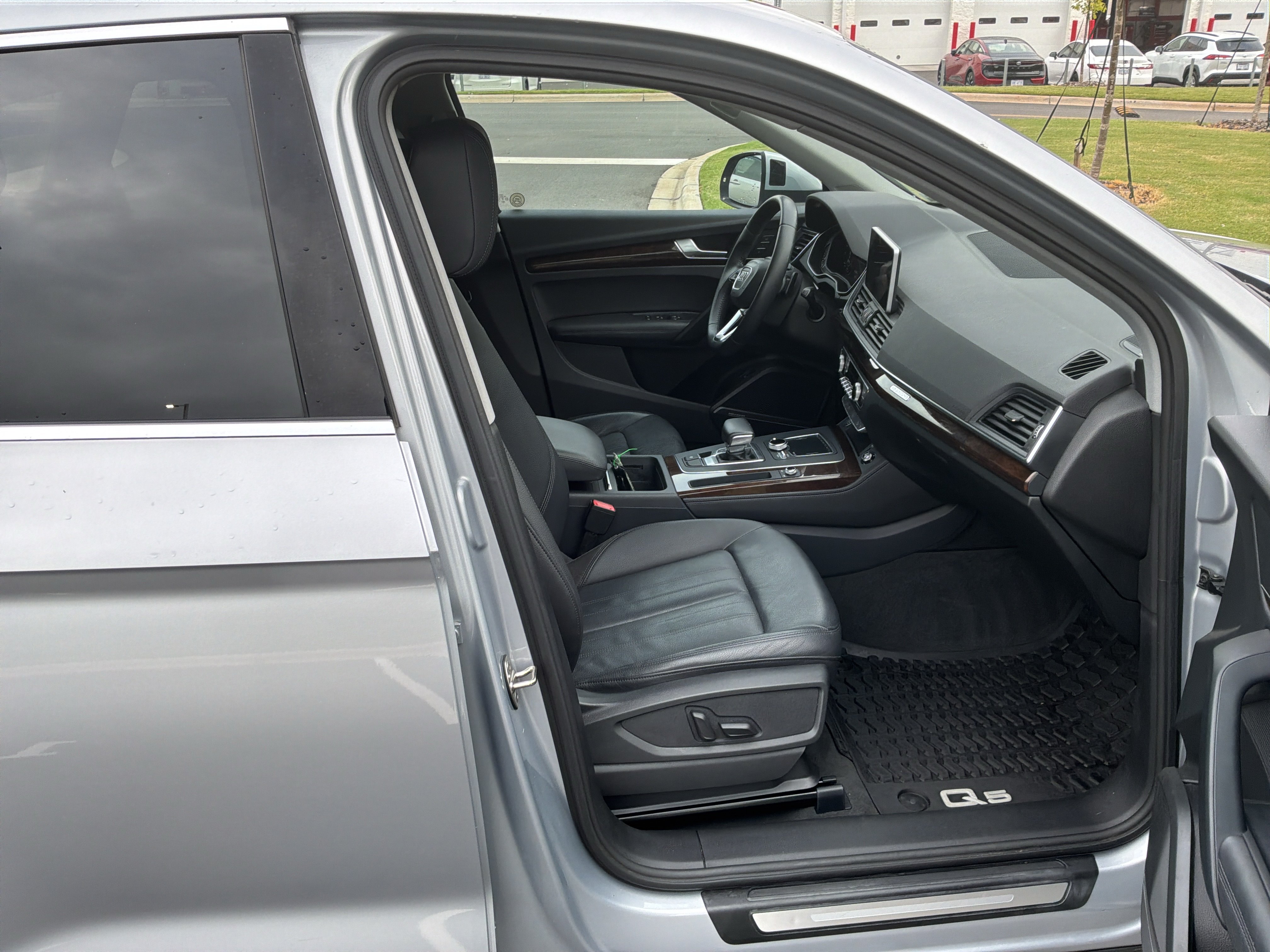 Used 2019 Audi Q5 2.0T Premium Plus w/ Premium Plus Package AWD/4WD image 22