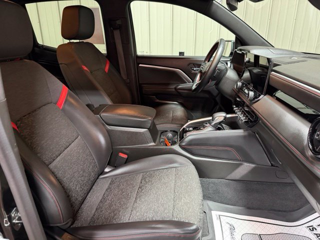 Used 2024 Chevrolet Colorado Z71 w/ Z71 Convenience Package 2 AWD/4WD image 27