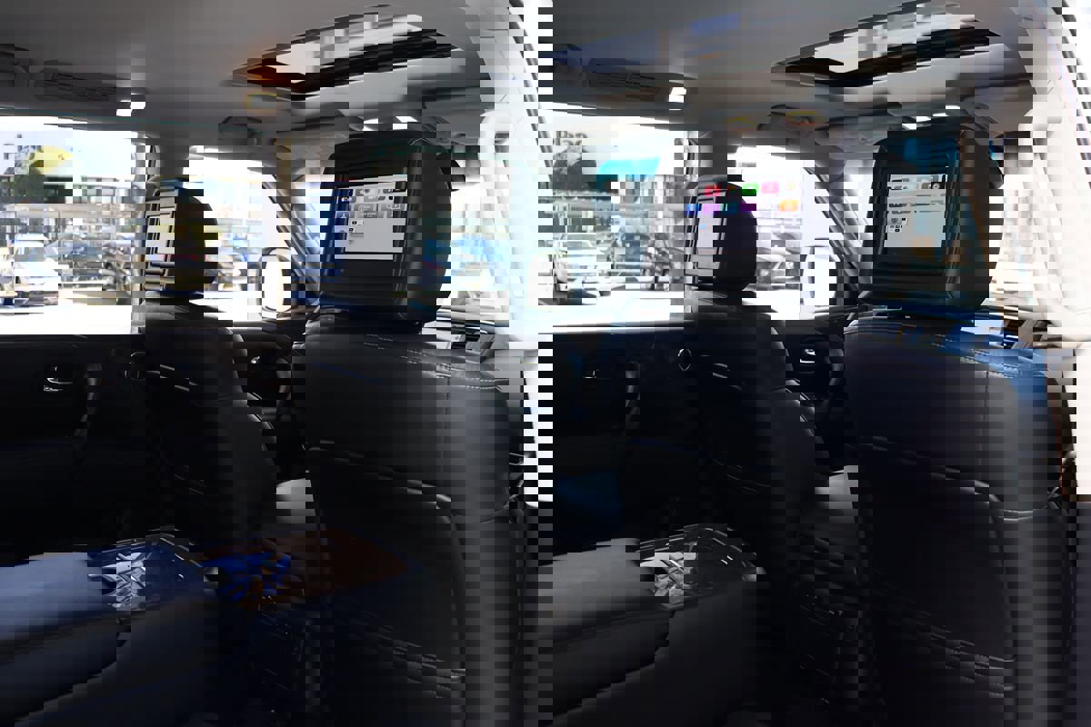 Used 2016 INFINITI QX80 Luxe w/ 22" Wheel Package image 40