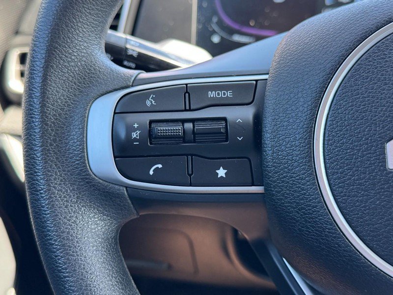 Used 2023 Kia Sportage LX AWD/4WD image 16