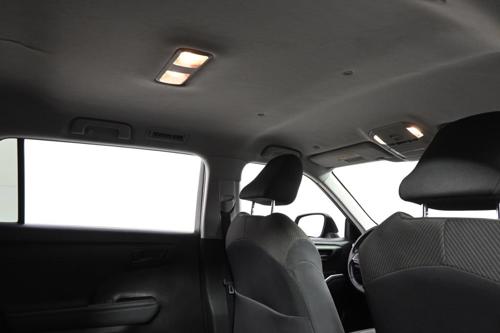 Used 2021 Toyota Highlander LE AWD/4WD image 17