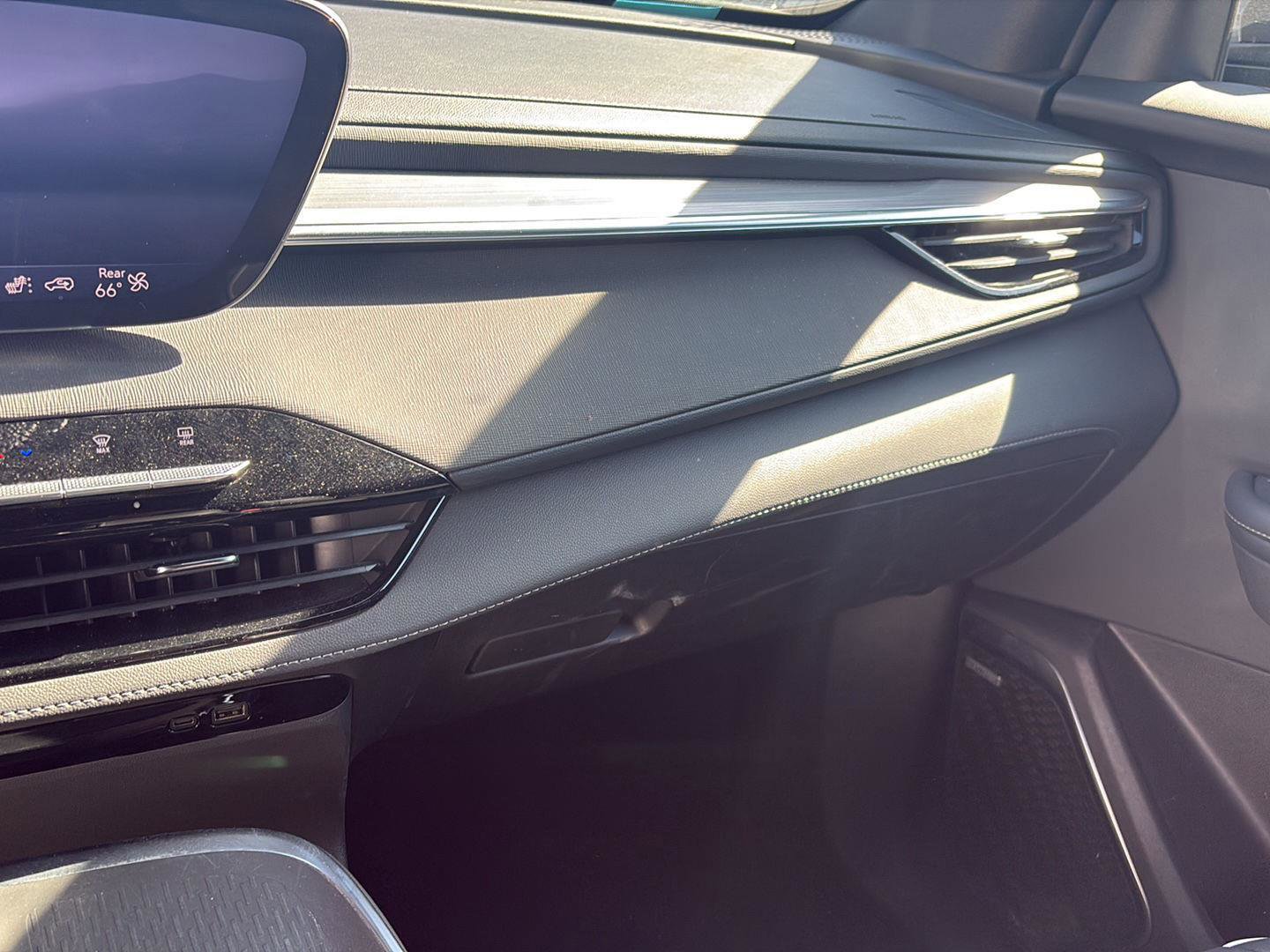 Used 2025 Buick Enclave Preferred image 19