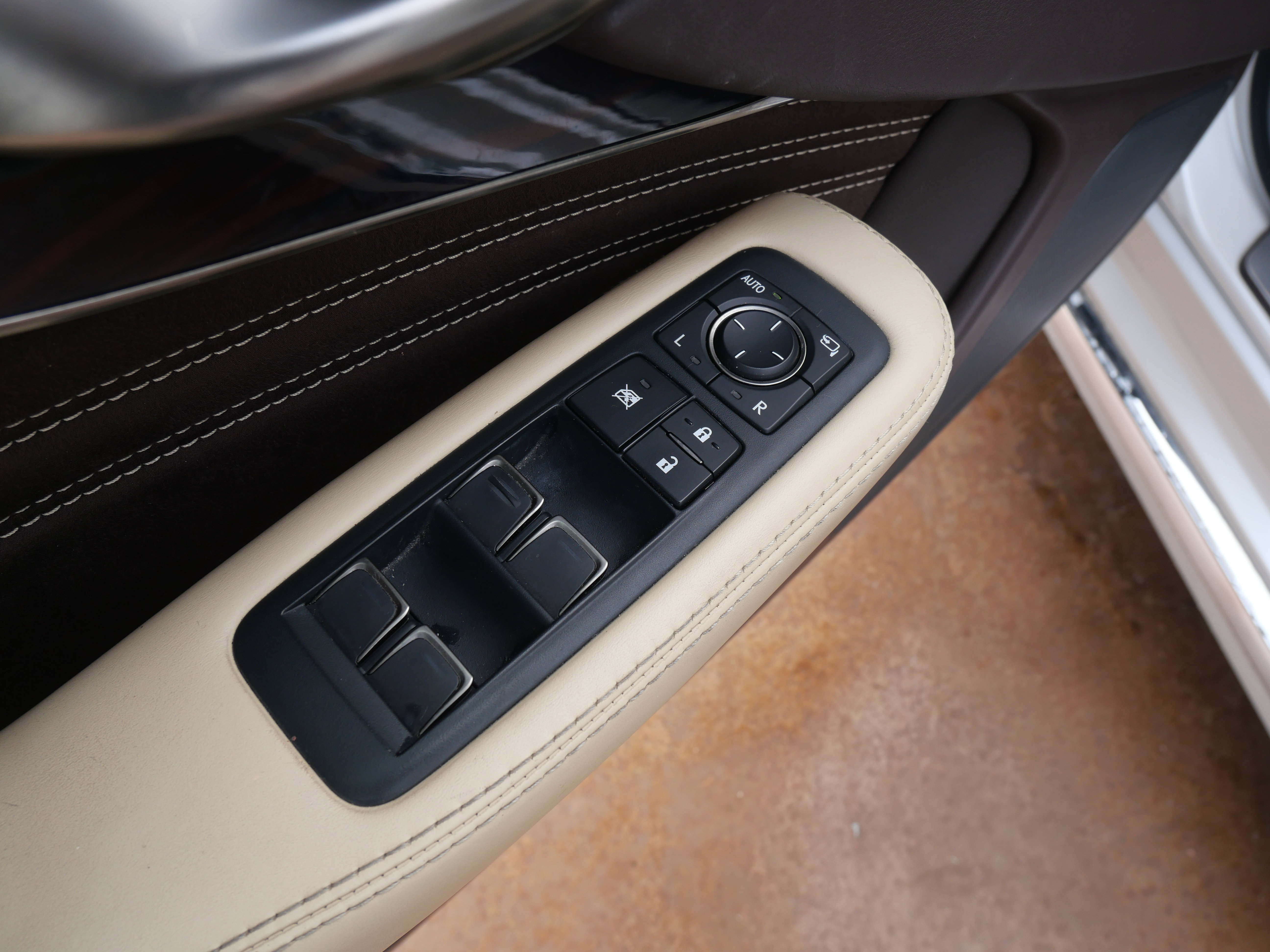 Used 2018 Lexus LS 500 image 7