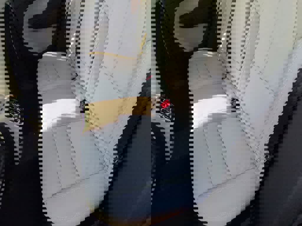 New 2026 Volvo XC40 B5 Ultra w/ Protection Package Premier image 19