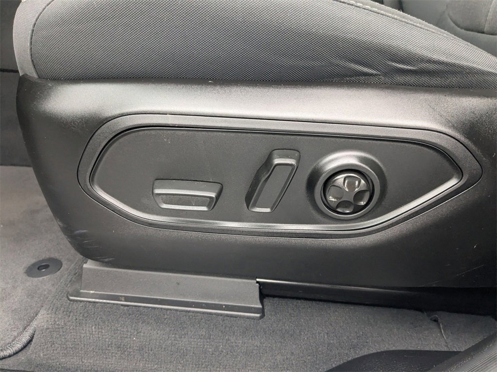 Used 2024 Jeep Grand Cherokee Laredo X image 24