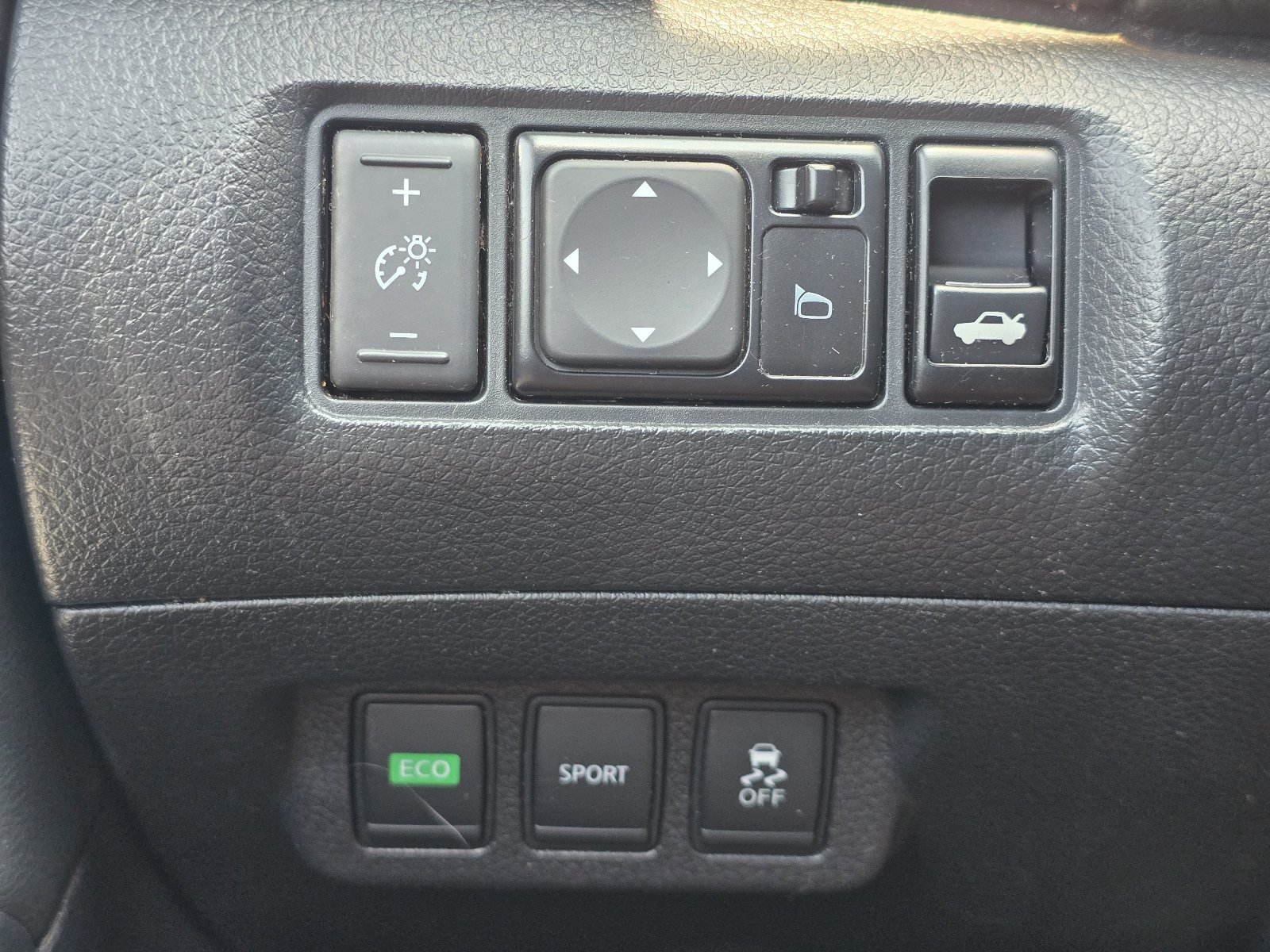 Used 2014 Nissan Sentra SL w/ Premium Package FWD image 22