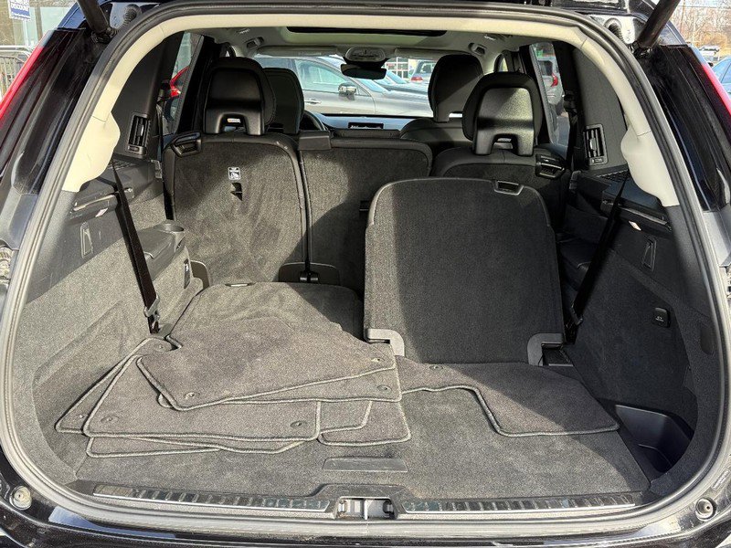 Certified 2025 Volvo XC90 B5 Plus image 5