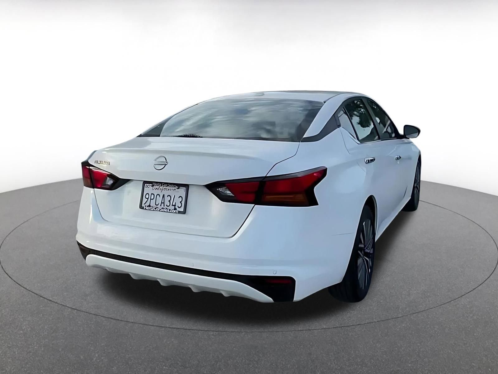 Used 2025 Nissan Altima 2.5 SV image 14