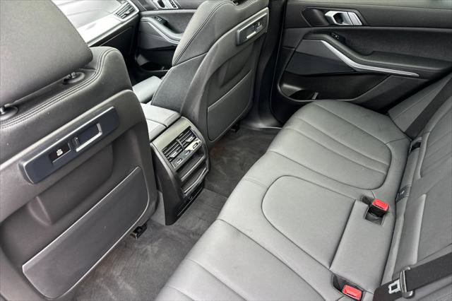 Used 2021 BMW X5 sDrive40i w/ Parking Assistance Package image 11