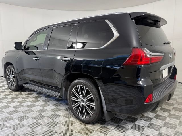 Used 2021 Lexus LX 570 4WD w/ Luxury Package image 4