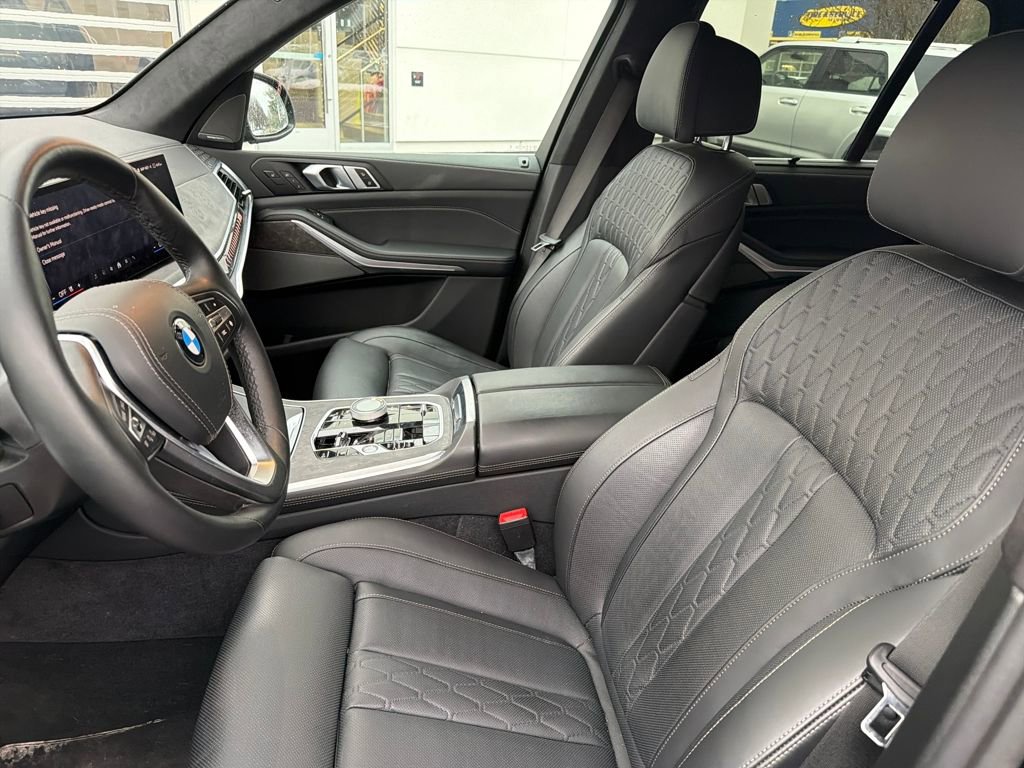 Certified 2025 BMW X5 xDrive40i w/ Executive Package image 9