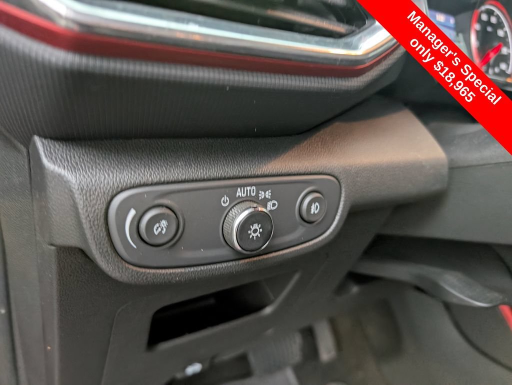 Used 2022 Chevrolet TrailBlazer RS w/ Technology Package AWD/4WD image 17