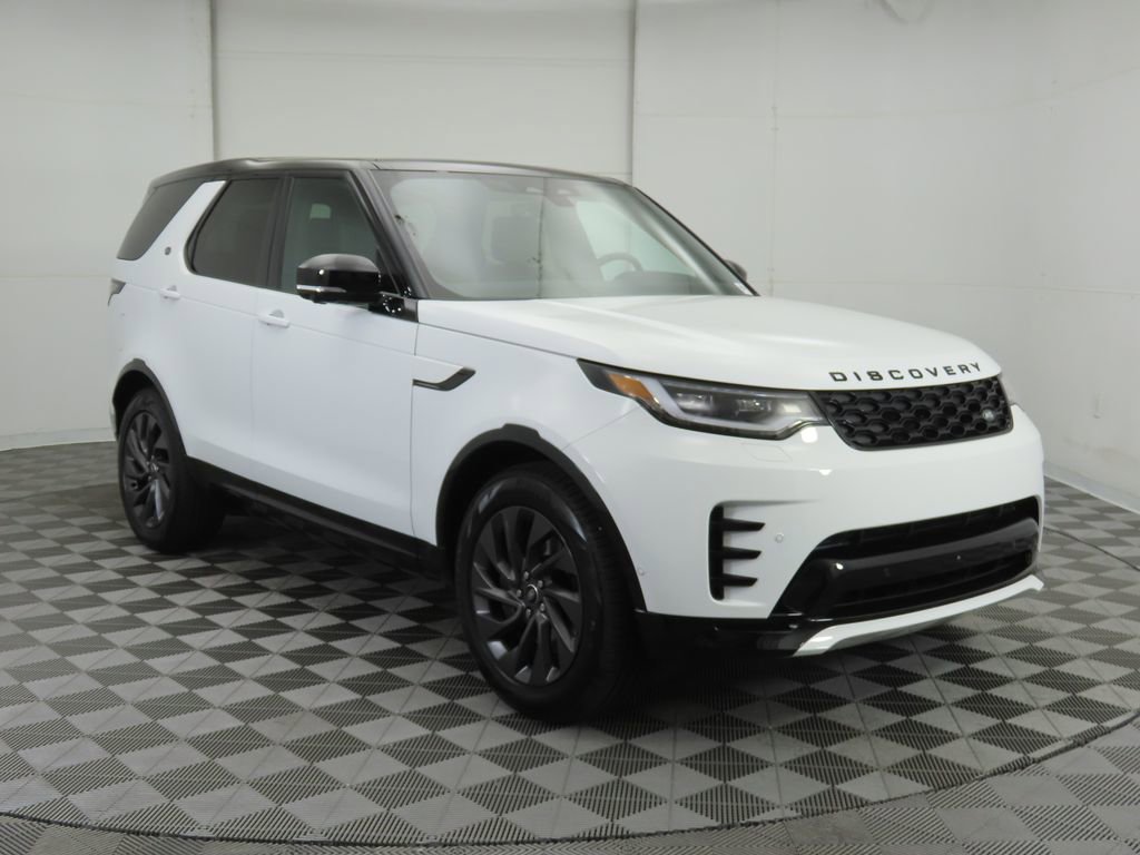 Used 2024 Land Rover Discovery Dynamic SE image 3