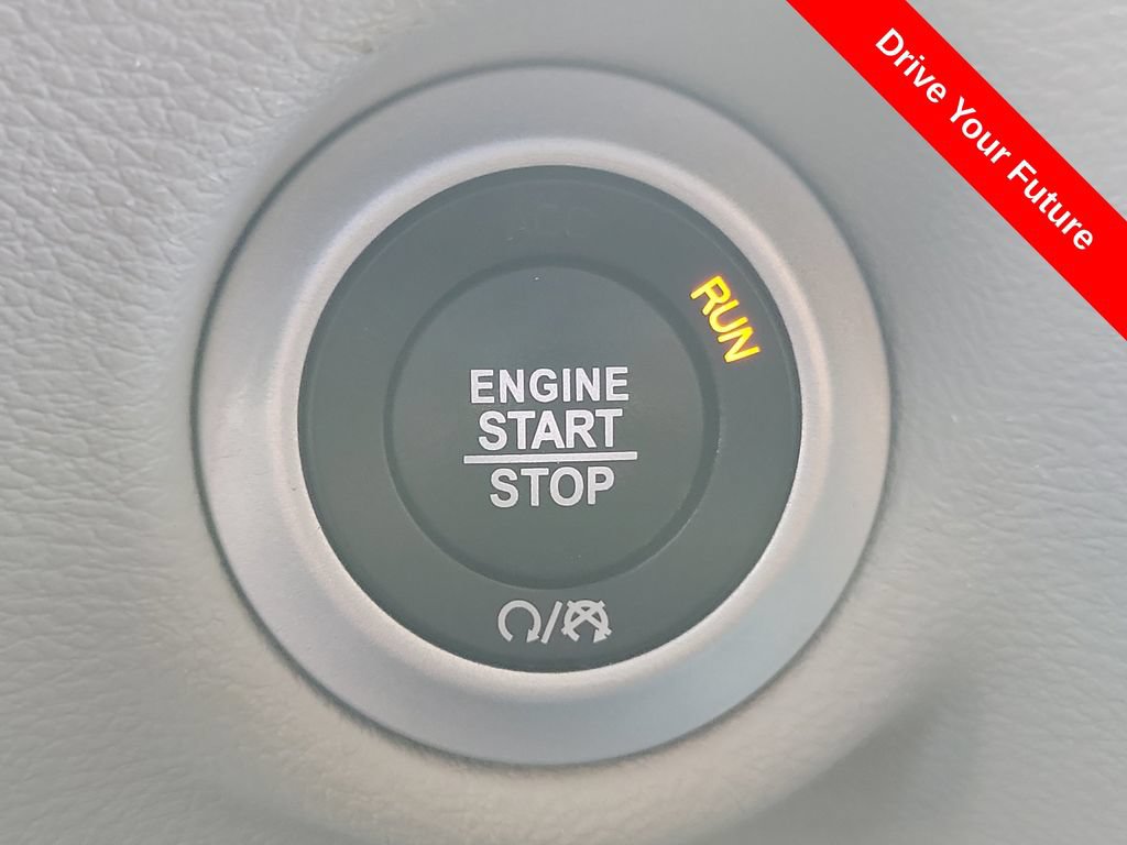 Used 2023 Chrysler Pacifica Touring-L FWD image 9