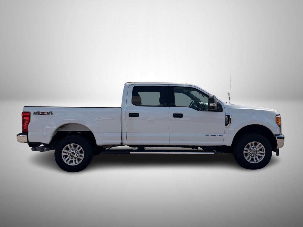 Used 2017 Ford F250 XLT AWD/4WD image 5