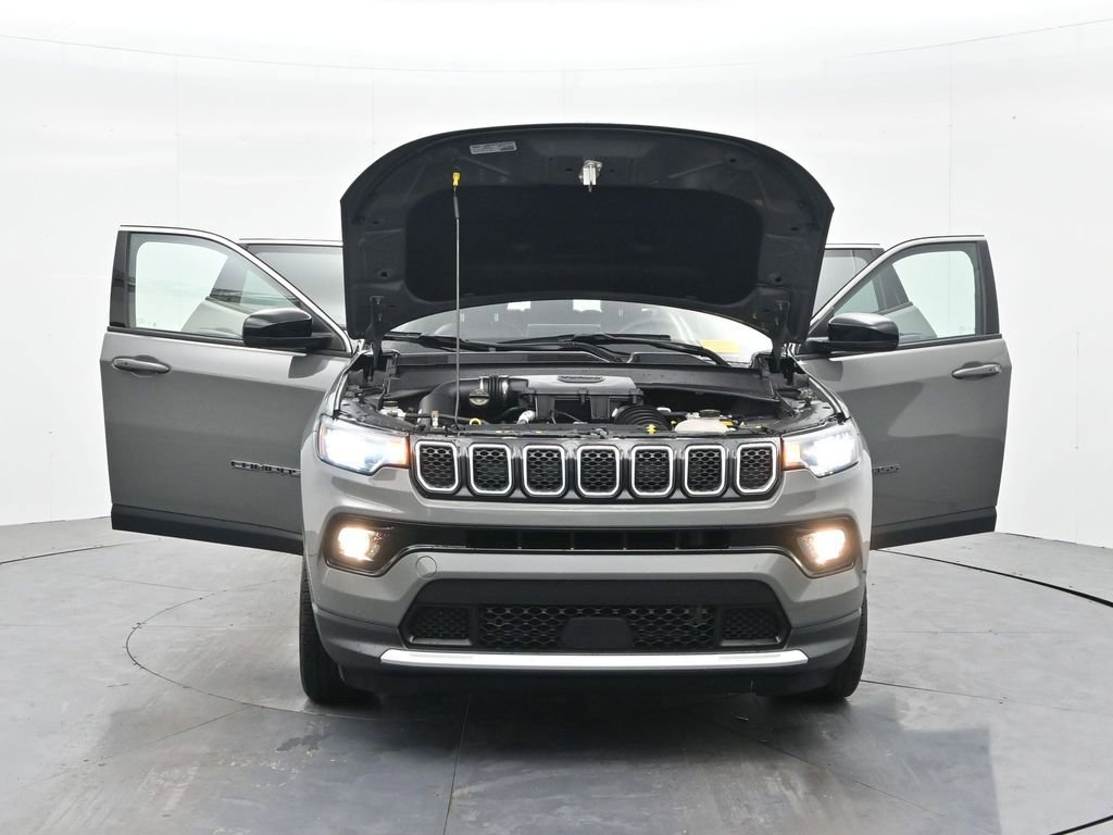 Used 2024 Jeep Compass Limited image 40