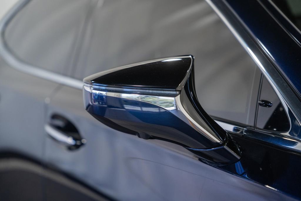 Used 2019 Lexus LS 500h w/ Luxury Package image 13