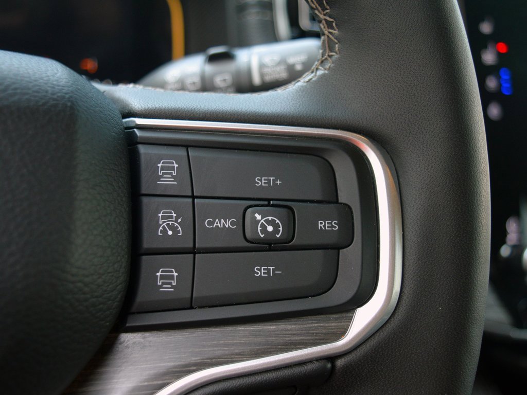 Used 2024 Jeep Wagoneer L Series III w/ Flexible Seating Group image 17