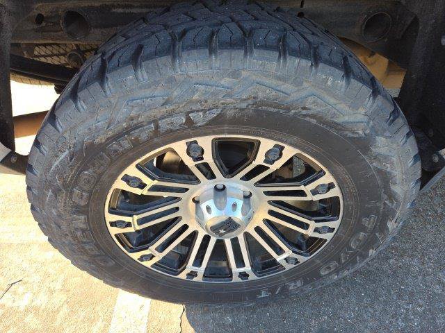Used 2018 Chevrolet Silverado 1500 LT w/ Texas Edition RWD image 19