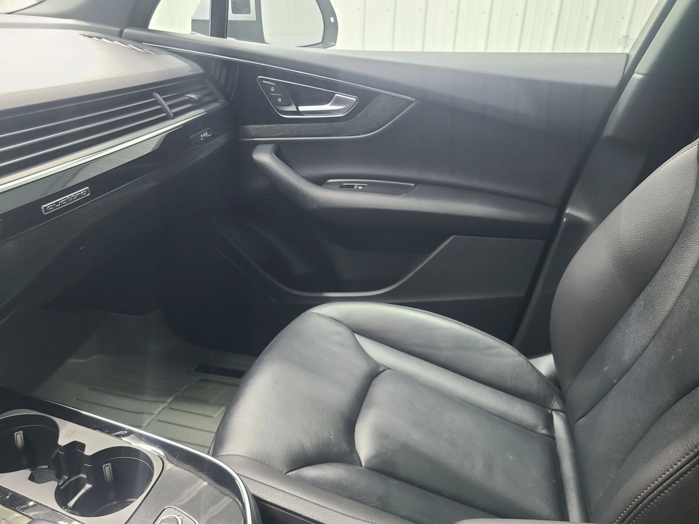 Used 2019 Audi Q7 3.0T Premium w/ Convenience Package AWD/4WD image 25